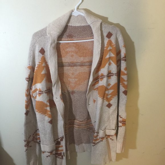 Three amazing sweater with beautiful bright colors in Native American patterns. - Picture 8 of 16